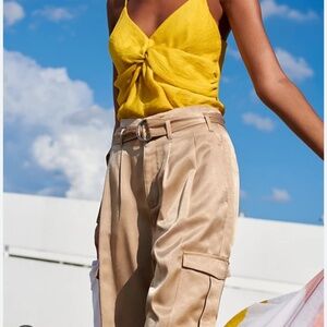 BANANA REPUBLIC HIGH RISE TAPERED GOLD ALLURE SILK CARGO PAINTS SIZE 8